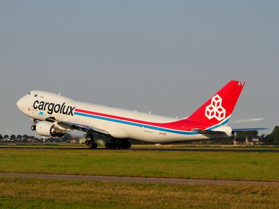 LX-VCI (aircraft) Cargolux Airlines International Boeing 747-8R7F - cn 35822 takeoff from Schiphol pic1