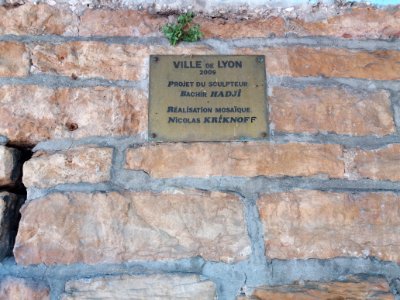 Lyon 4e - Montée Bonafous, plaque de la fontaine Bachir Hadji
