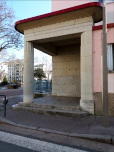 Lyon 4e - Place Camille Flammarion - Colonne de l'école élémentaire