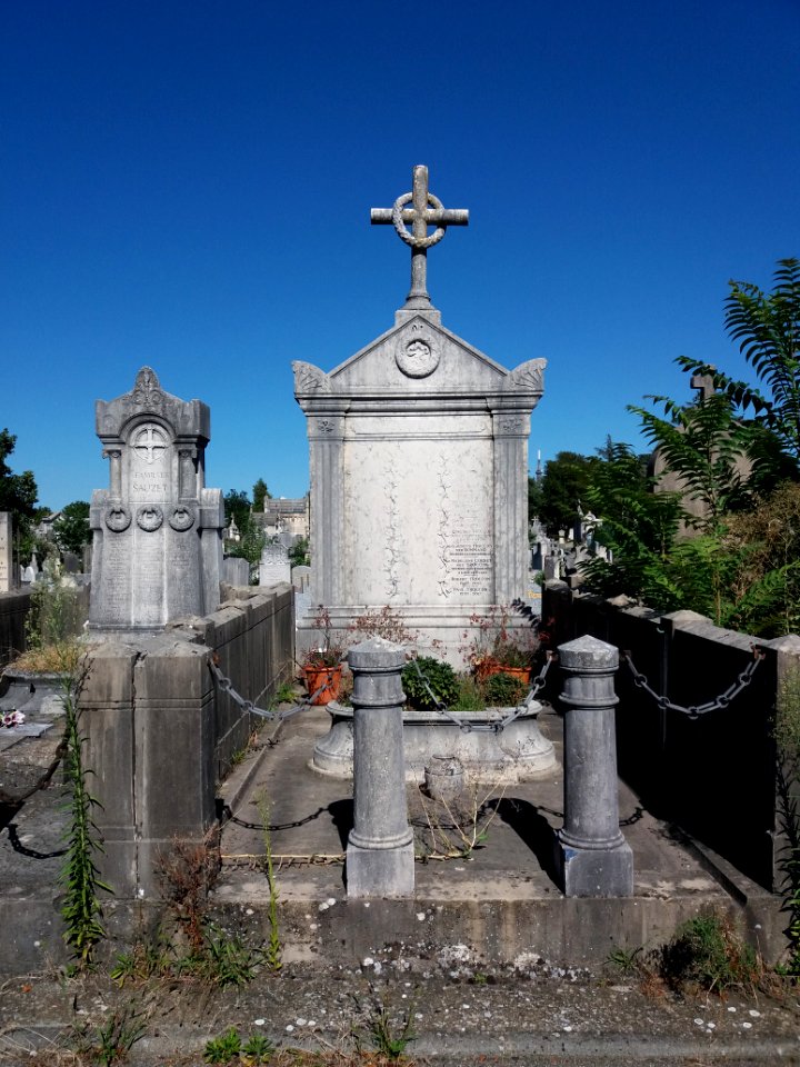Lyon - Cimetière Loyasse - Tombe familles Gay-Bret-Troccon