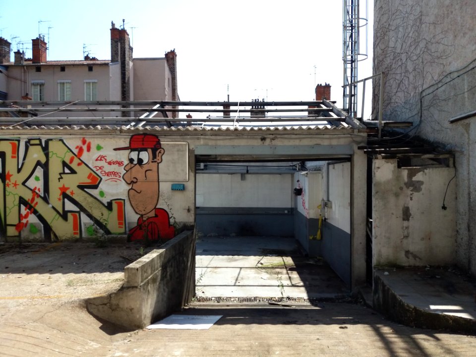 Lyon 4e - Montée Bonafous, garage à démolir au numéro 16, intérieur