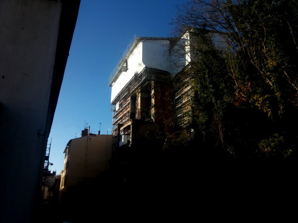 Lyon 4e - Montée Bonafous - Travaux de rénovation après l'incendie du printemps 2020