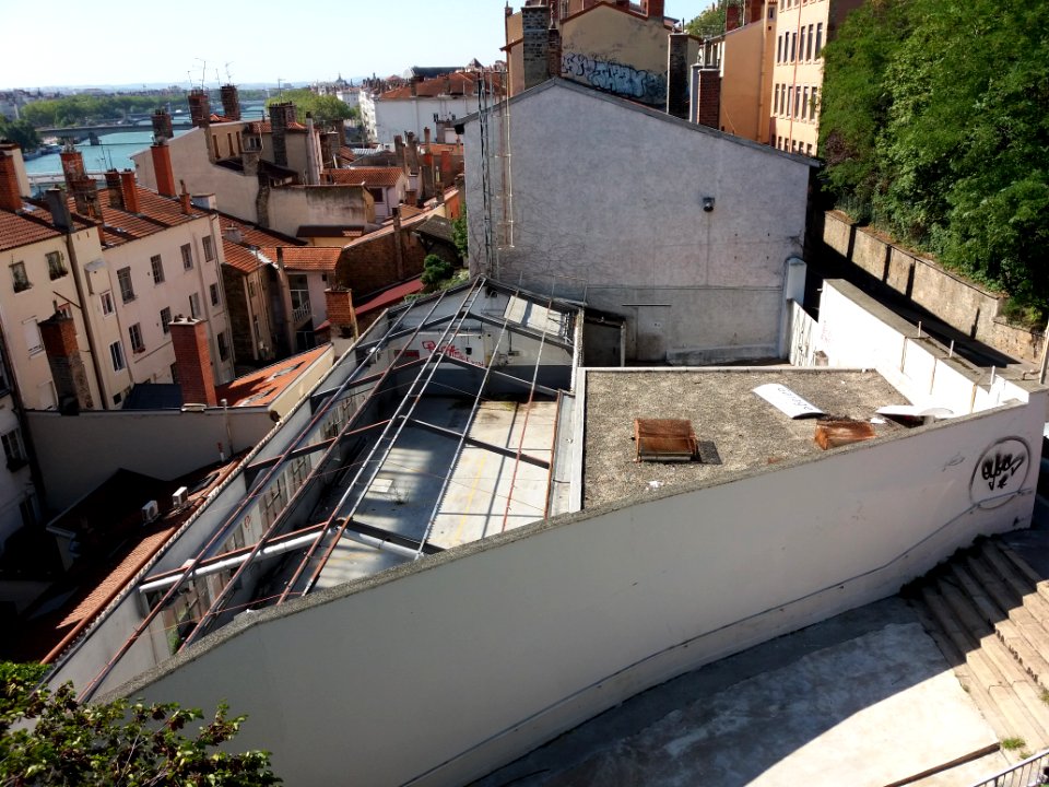 Lyon 4e - Montée Bonafous, garage à démolir au numéro 16, vu de dessus (2)