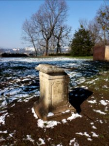 Lyon 4e - Parc de la Cerisaie - Piédestal