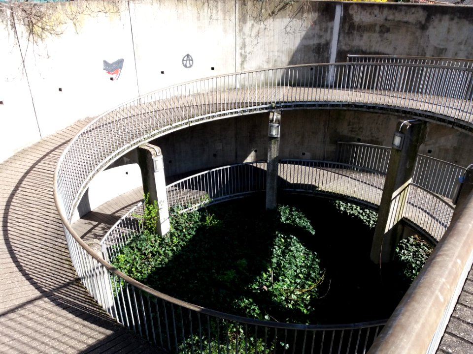 Lyon 4e - Montée de la Boucle, chemin tournant permettant de descendre au niveau de la rue