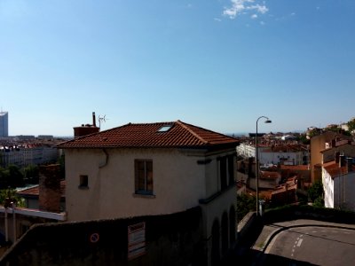 Lyon 4e - Passage des Gloriettes, vue sur le bâtiment de la montée Bonafous au numéro 18