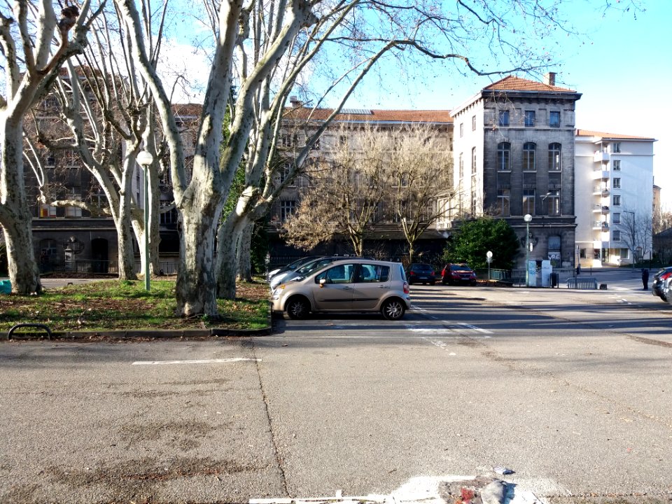 Lyon 4e - Place de Serin, vers l'ouest