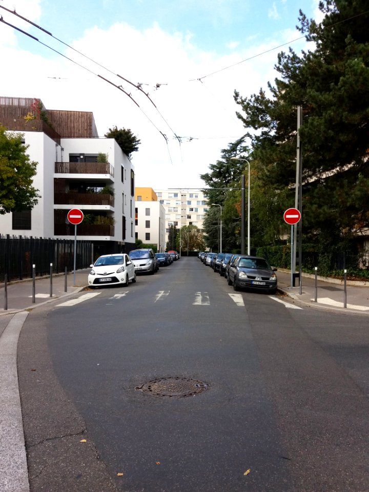Lyon 4e - Rue Clos Savaron, vers l'ouest, depuis la rue Deleuvre