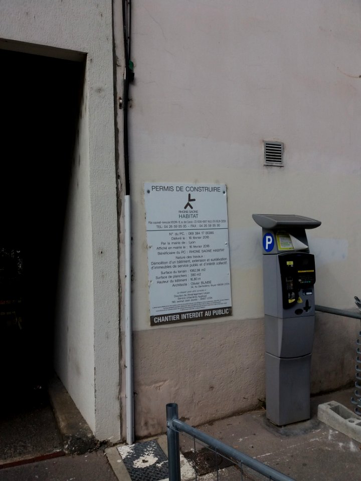Lyon 4e - Rue de Cuire, immeuble à l'angle de l'impasse Brunet, permis de démolir