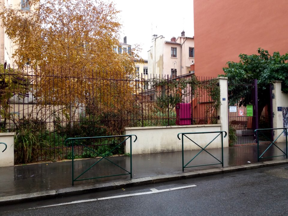 Lyon 4e - Rue d'Ivry, jardin Guylaine Gouzou-Testud