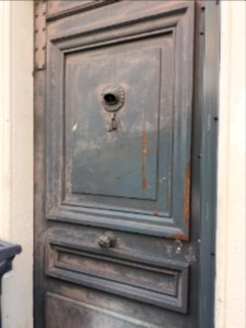 Lyon 4e - Rue d'Isly - Porte au numéro 4 - Heurtoir