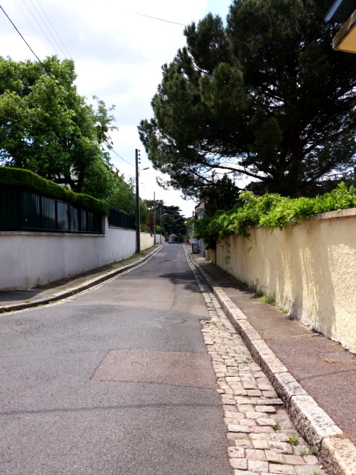 Lyon 4e - Rue de la Corniche, depuis la rue Niepce