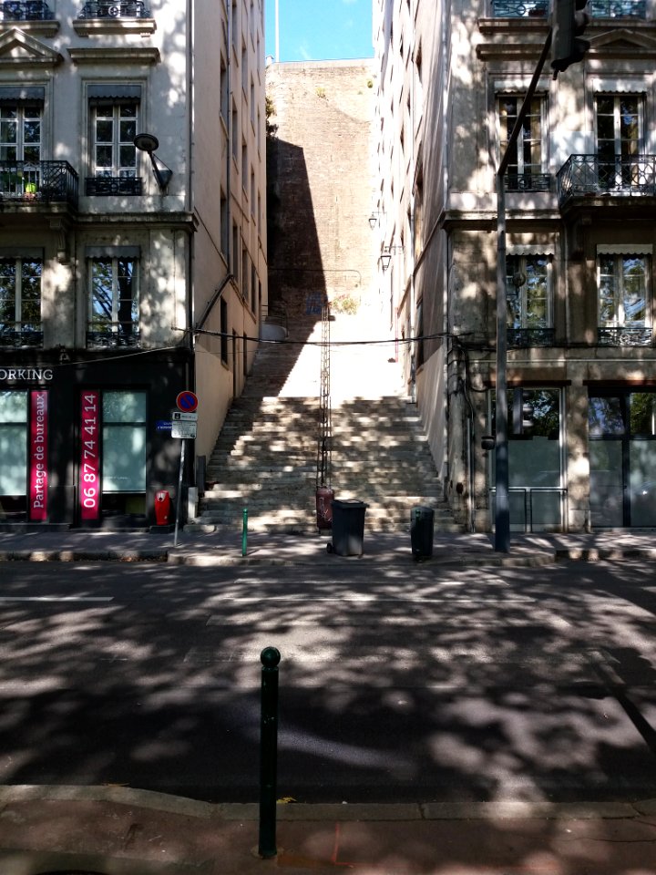 Lyon 4e - Montée Rater, depuis le cours d'Herbouville