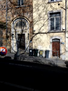 Lyon 4e - Montée de la Boucle, portes aux numéro 55 et 57