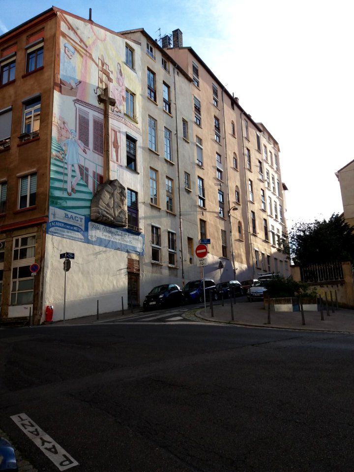 Lyon 4e - Montée Georges Kubler, côté ouest en partant de la rue de la Tour du Pin