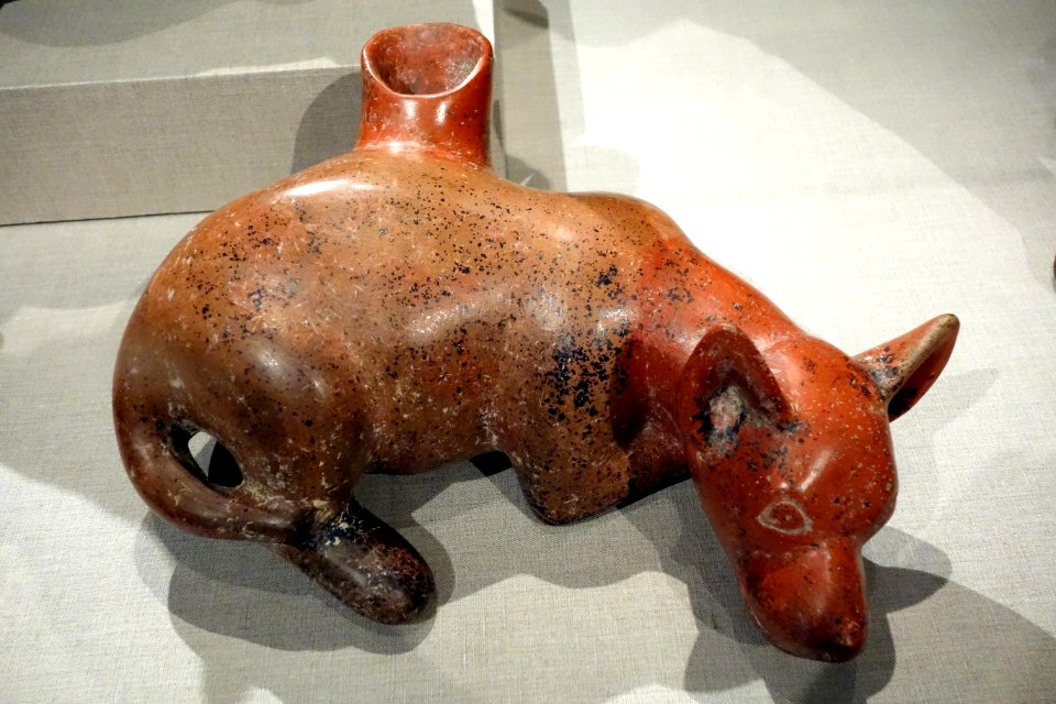 Lying dog, West Mexico, Colima, 300 BC to 300 AD, slip-painted earthenware - De Young Museum - DSC00454