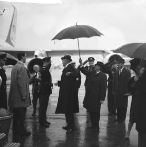Lyndon B Johnson vertrokken vanaf Schiphol naar Amerika, Bestanddeelnr 915-7163