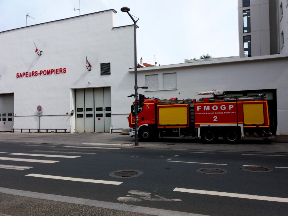 Lyon - Gerland - Rue Debourg - Caserne de sapeurs-pompiers