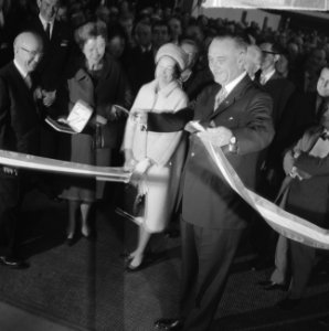 Lyndon Johnson opende Voedsel en Landbouw Tentoonstelling in RAI Johnson opent , Bestanddeelnr 915-7207