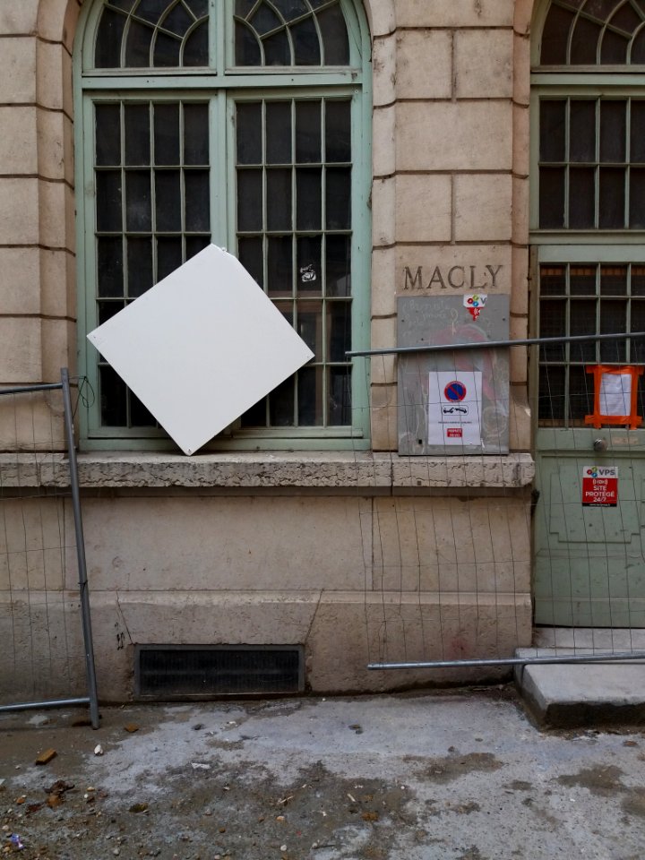 Lyn 5e - Rue Tramassac, immeuble en travaux au numéro 23