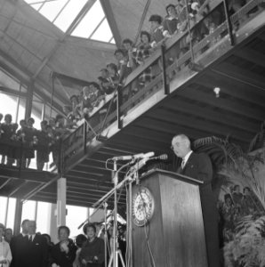 Lyndon Johnson opende Voedsel en Landbouw Tentoonstelling in RAI Johnson bij op, Bestanddeelnr 915-7199