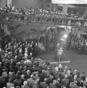 Lyndon Johnson opende Voedsel en Landbouw Tentoonstelling in RAI Johnson bij op, Bestanddeelnr 915-7198