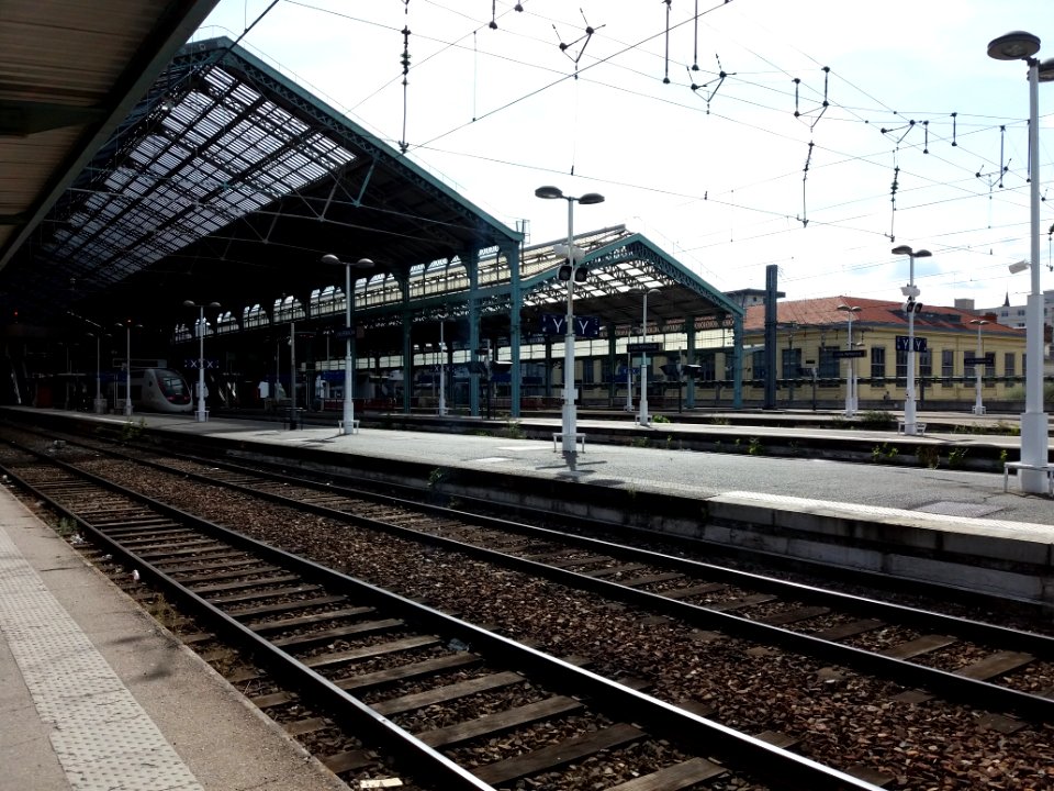 Lyon 2e - Gare de Lyon-Perrache, entrée des trains