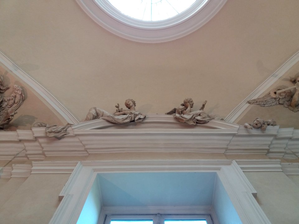 Lyon 1er - Palais Saint-Pierre, escalier d'honneur des Dames de Saint-Pierre, sculptures côté nord