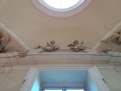 Lyon 1er - Palais Saint-Pierre, escalier d'honneur des Dames de Saint-Pierre, sculptures côté nord