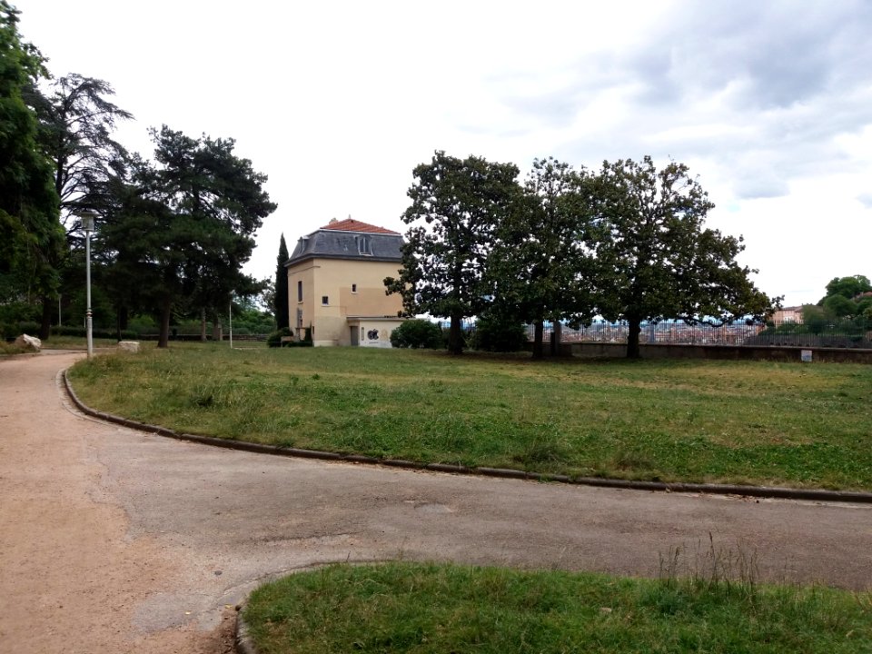 Lyon 1er - Jardin des Chartreux - Vue sur la maison de l'économie circulaire