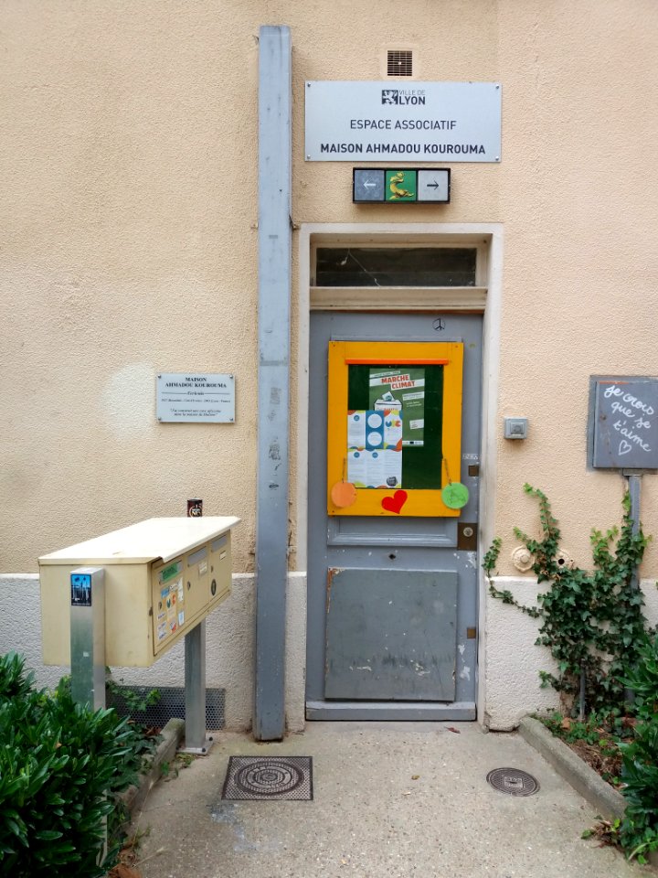 Lyon 1er - Jardin des Chartreux - Maison de l'économie circulaire, porte de l'espace associatif