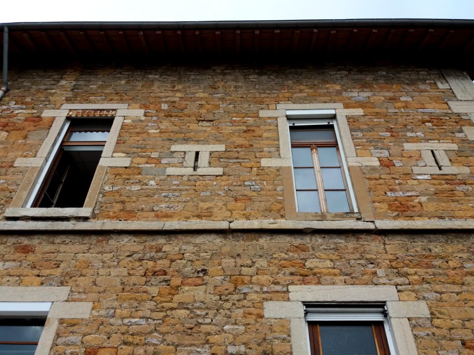 Lyon 1er - Bastion Saint Laurent, fenêtres de la façade sud