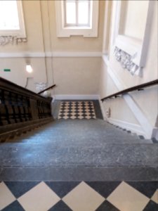 Lyon 1er - Palais Saint-Pierre, escalier d'honneur des Dames de Saint-Pierre, troisième volée depuis le palier d'arrivée
