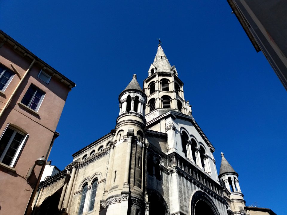 Lyon 1er - Rue Neyret - Église du Bon Pasteur - Nouveau support de la croix du clocher