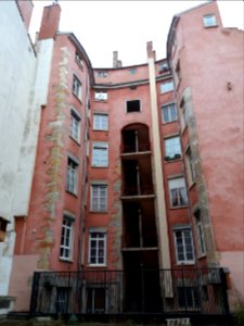 Lyon 1er - Square de l'Abbé Rozier, façade de l'immeuble au nord