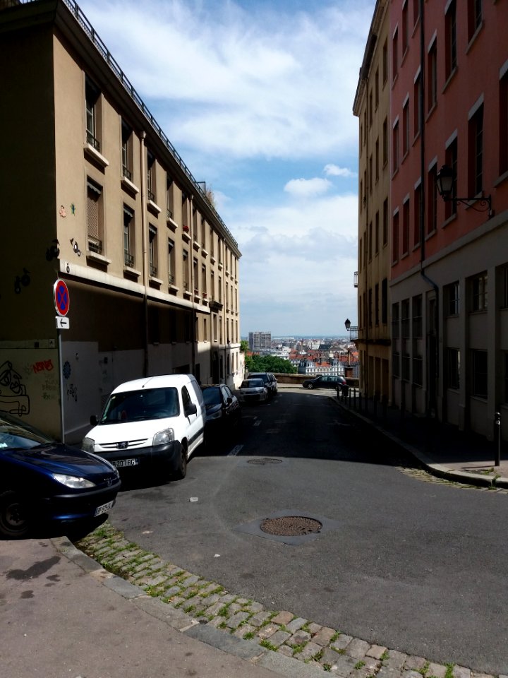 Lyon 1er - Rue Philibert Delorme, depuis la rue Magneval