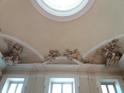 Lyon 1er - Palais Saint-Pierre, escalier d'honneur des Dames de Saint-Pierre, sculptures côté sud