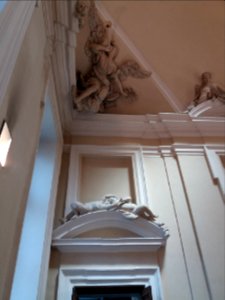 Lyon 1er - Palais Saint-Pierre, escalier d'honneur des Dames de Saint-Pierre, sculptures de l'angle nord-est