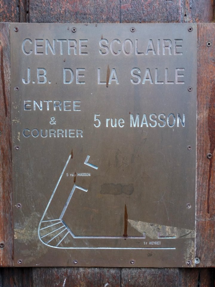 Lyon 1er - Rue Neyret, plaque Centre scolaire J.B. de la Salle, au numéro 1