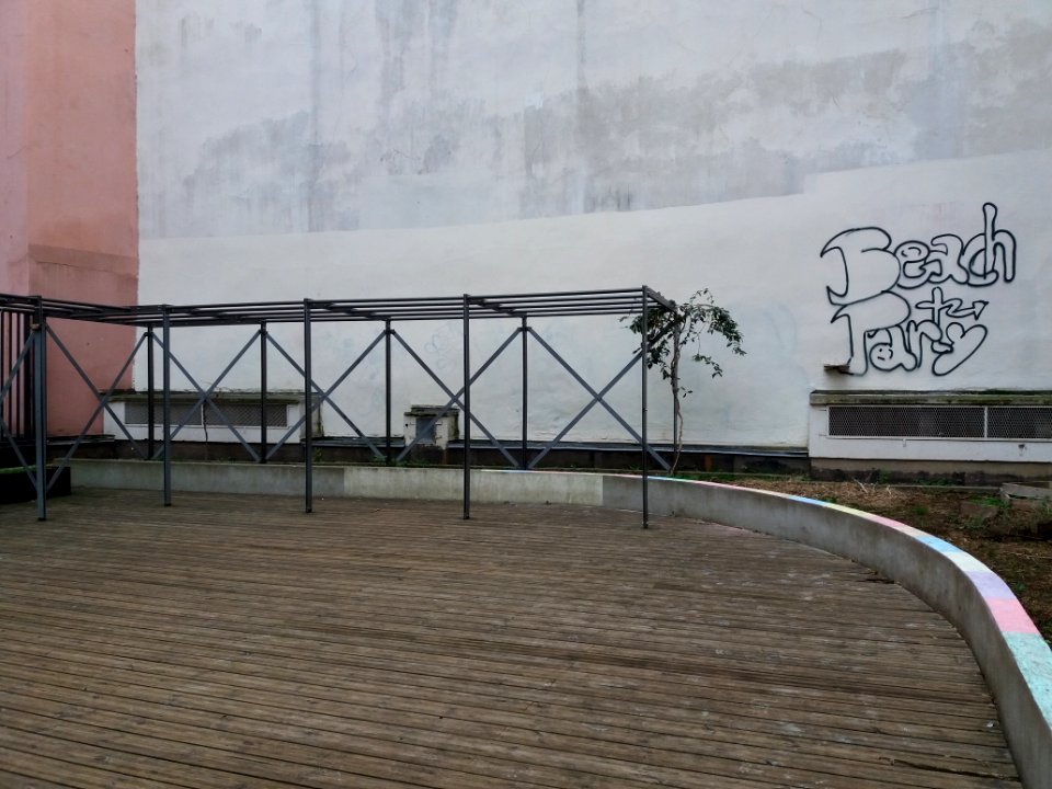 Lyon 1er - Square de l'Abbé Rozier, pergola à l'est