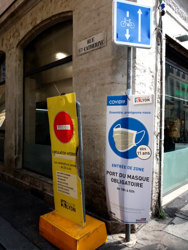 Lyon 1er - Rue Sainte Catherine - Panneau Covid-19 - Entrée de zone de port du masque obligatoire