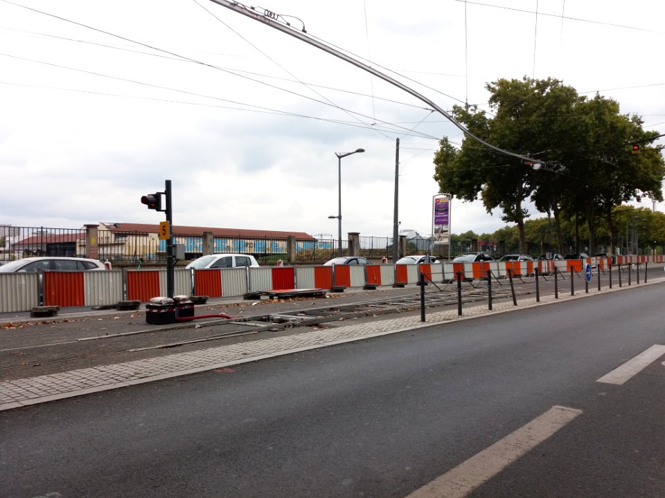 Lyon 2e - Cours Charlemagne - Tramway T1 - Aire de retournement temporaire partie sud 03