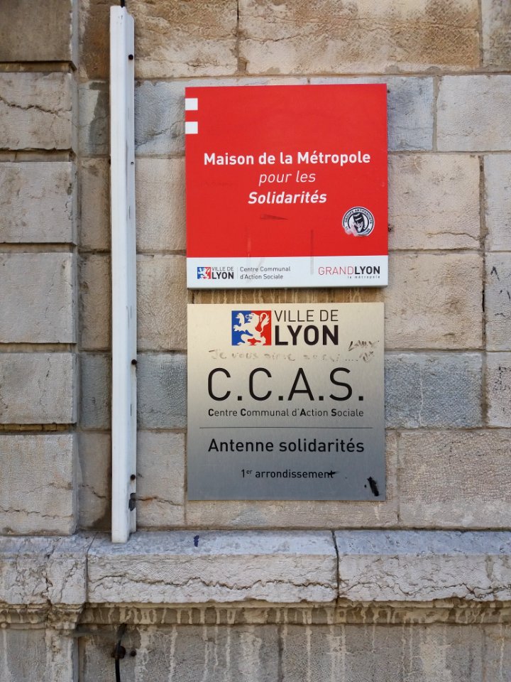 Lyon 1er - Rue Neyret - Plaque Maison de la Métropole pour les Solidarités et C.C.A.S