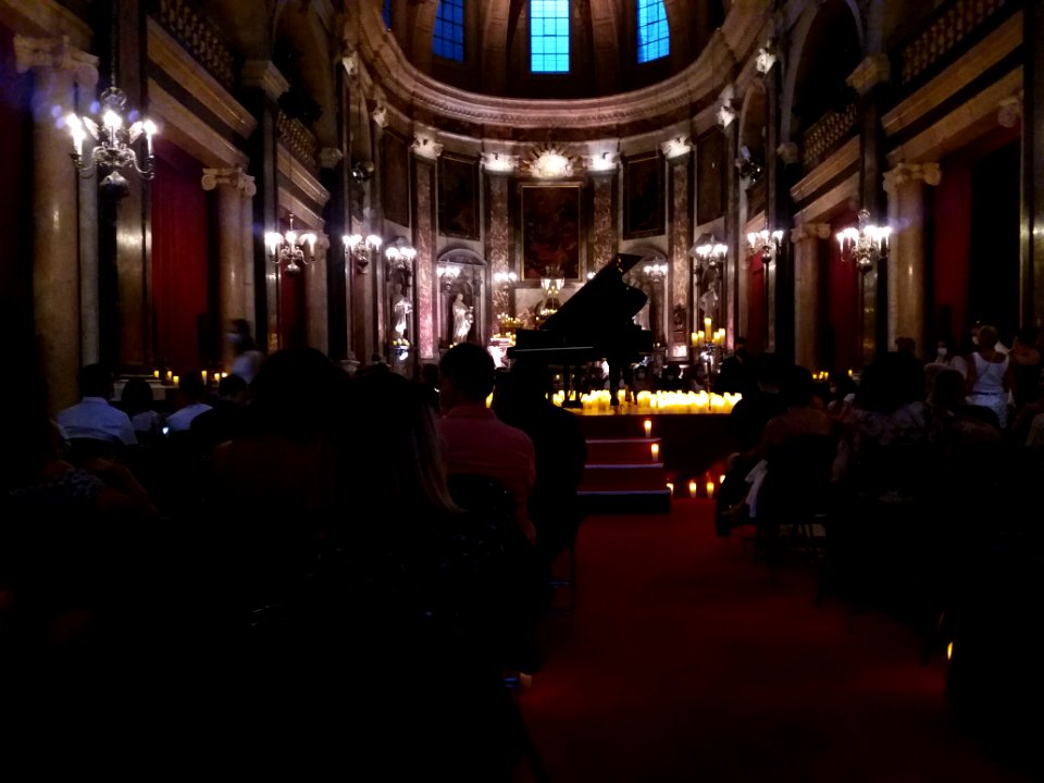 Lyon 2e - Chapelle de la Trinité - Concert Candlelight de Franck Laurent-Grandpré (1)