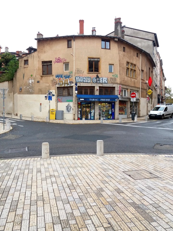 Lyon 1er - Rue Jean-Baptiste Say, immeuble à l'angle de la rue des Pierres Plantées