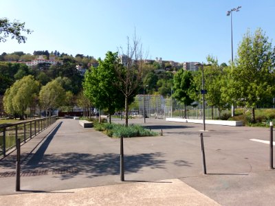 Lyon 2e - Allée Marie-Louise Rochebillard, depuis l'allée André Mure