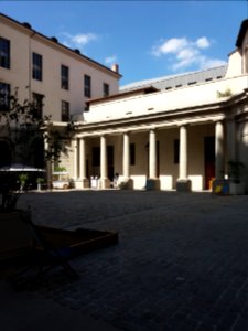 Lyon 2 - Hôtel-Dieu, cour Saint-Henri, colonnes (1)