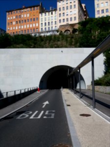 Lyon 1er - Tunnel de la Croix-Rousse, entrée du tube modes doux, côté Rhône