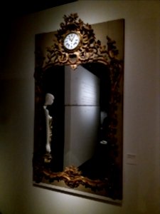 Lyon 2e - Musée des Tissus - Yves Saint Laurent, les coulisses de la haute couture à Lyon - Robe dans un miroir de trumeau