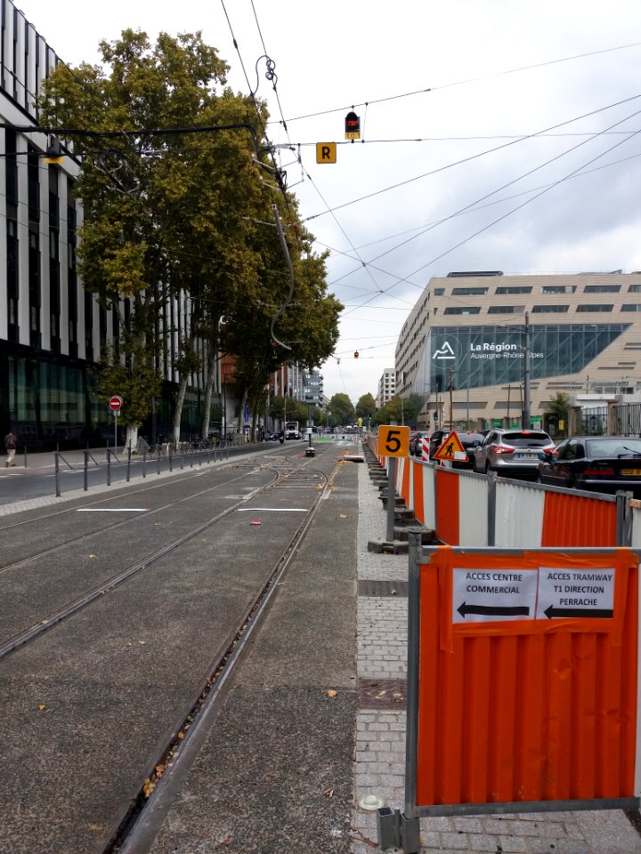 Lyon 2e - Cours Charlemagne - Tramway T1 - Aire de retournement temporaire partie sud 01